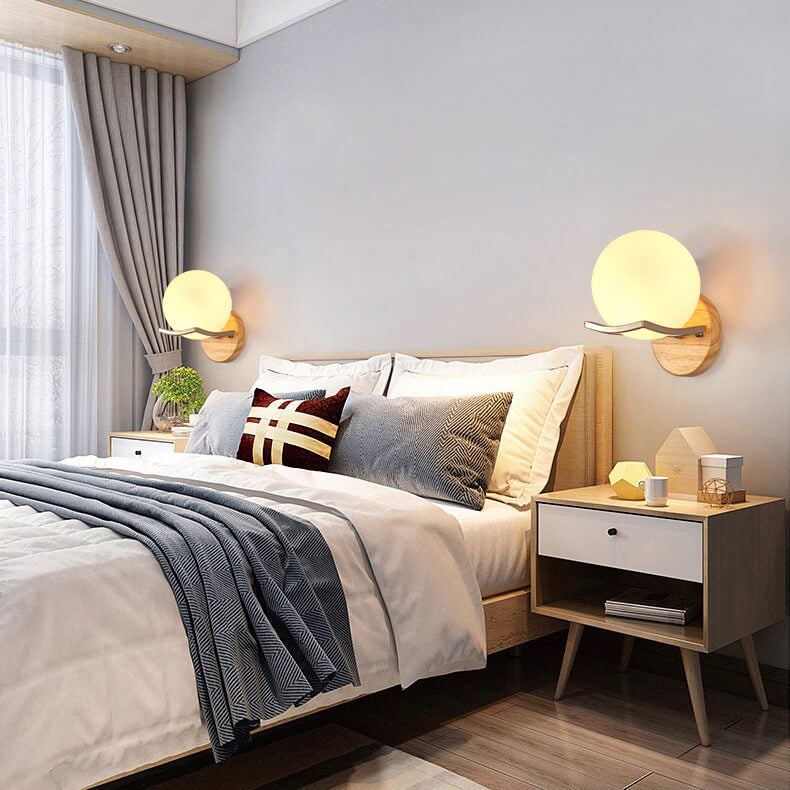 ScandiLicht - Modern Glass and Wood Wall Lamp