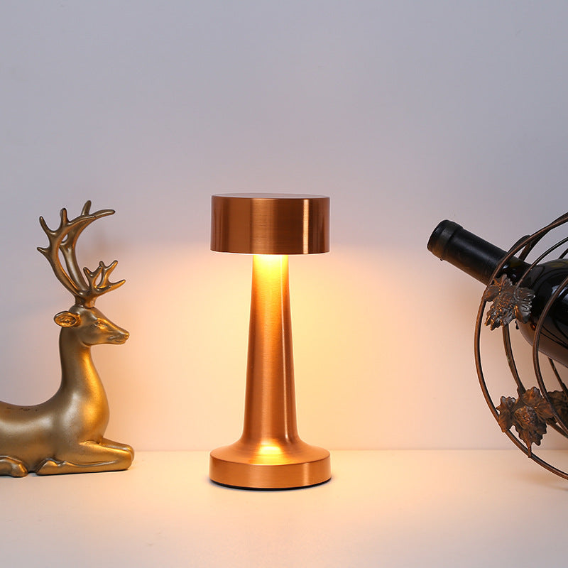 VintageLume® – Vintage Metall-Tischlampe mit LED-Beleuchtung