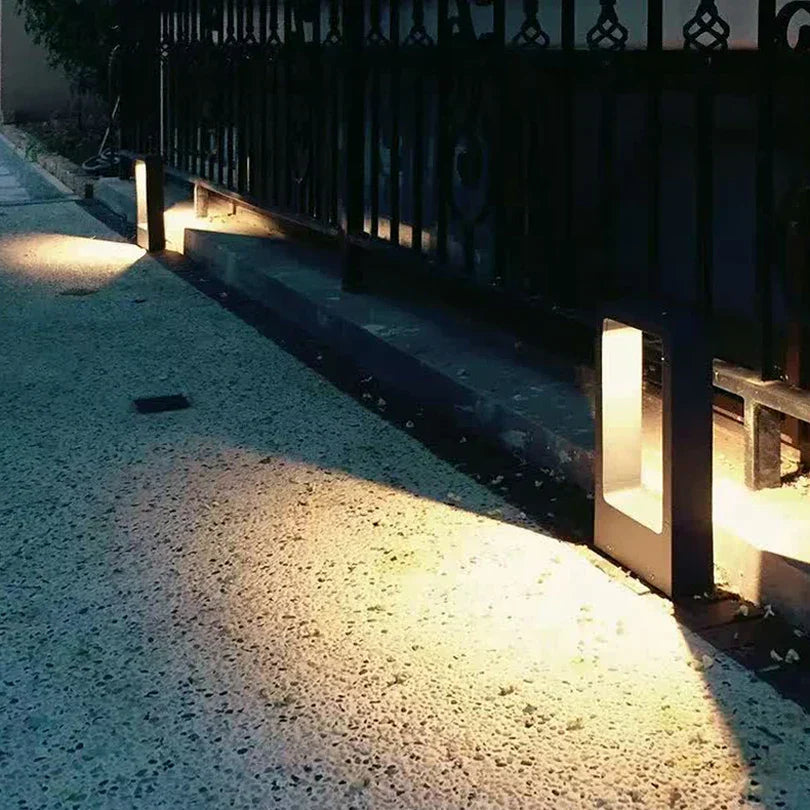 AquaGlow - Wasserdichte LED-Gartenlampe