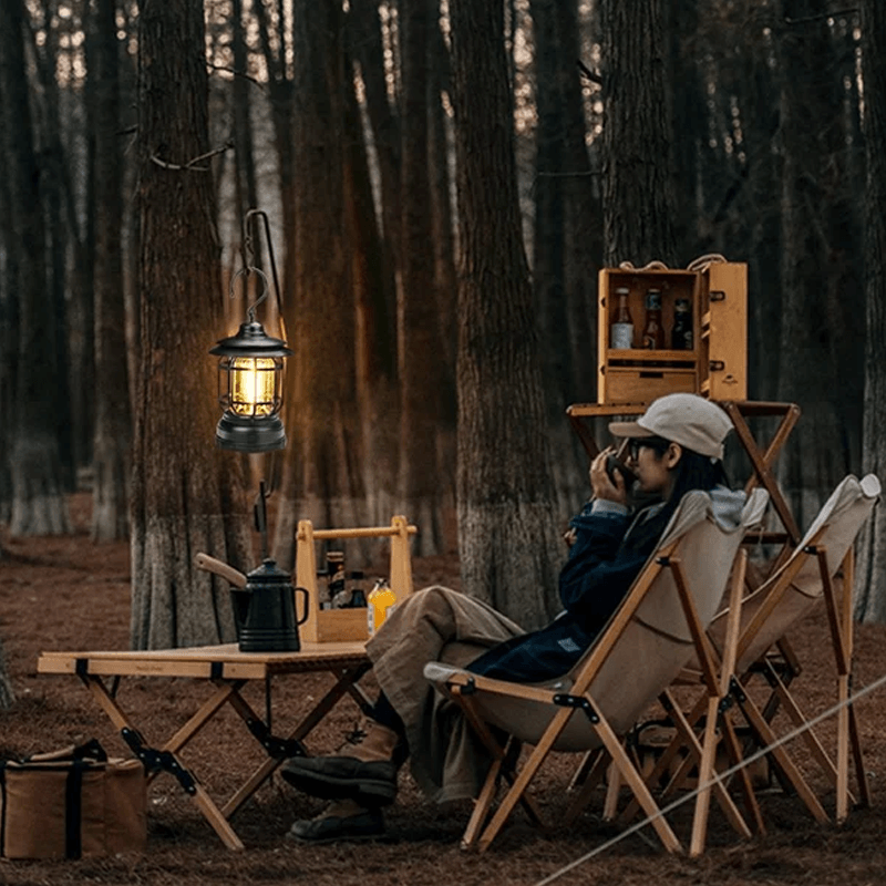 Vintage Vibes - Tragbare Retro Campinglampe für Abenteuerliche Abende