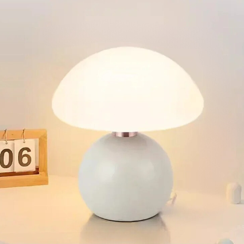 Pilz Small Table Lamp - Cream-Colored Wind Ceramic