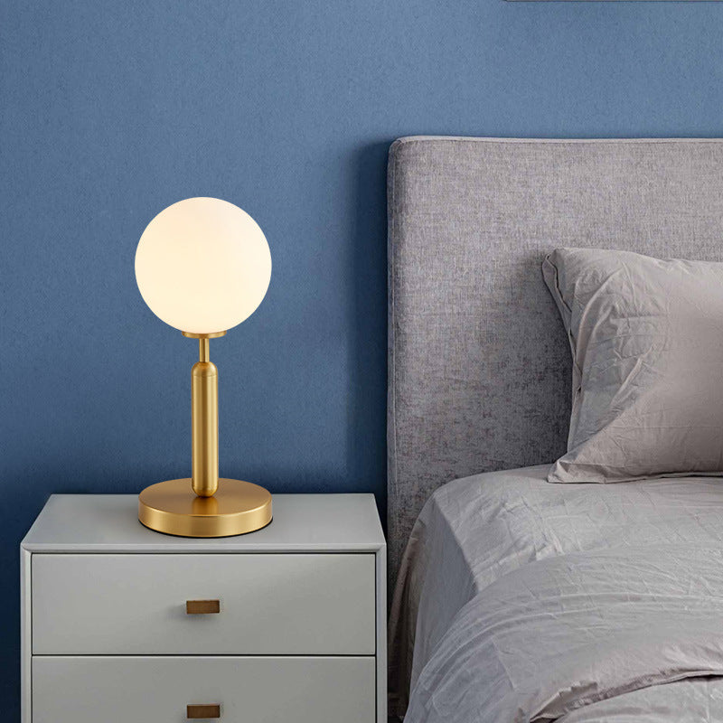 LumaSanft – Schlichte Tischlampe für Schlafzimmer & Wohnzimmer