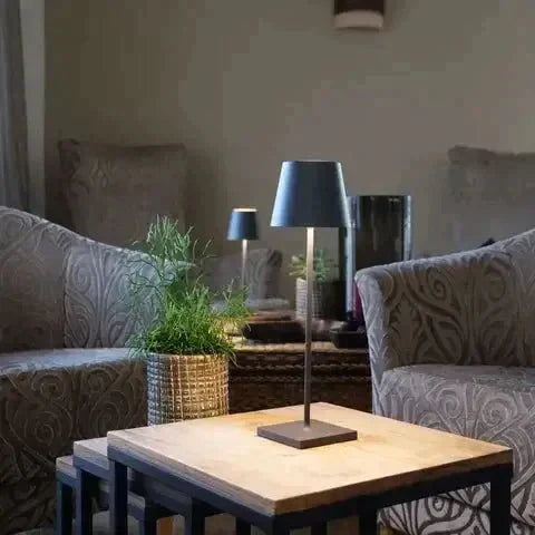 LuxaGlow - Luxurious wireless table lamp