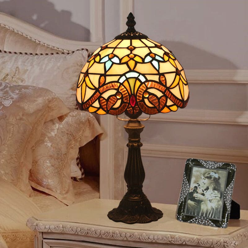 LichtBries - Betörende Tiffany-Stil Lampe aus buntem Glas mit eleganten Bleiauflagen