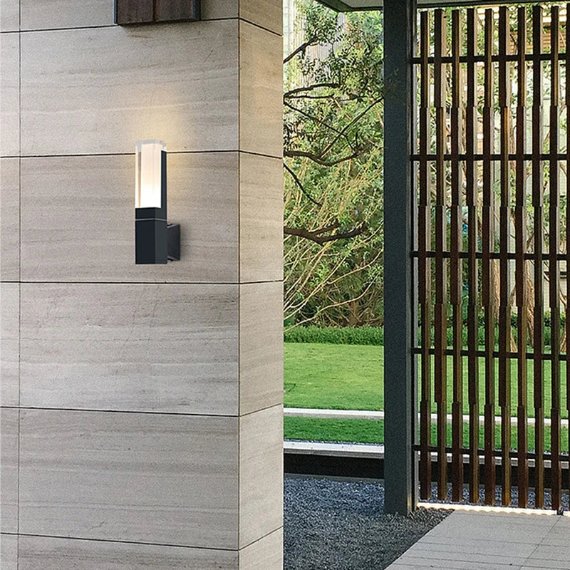 UrbanGlow - Stylische Minimalistische LED-Wandlampe aus Aluminium und Acryl