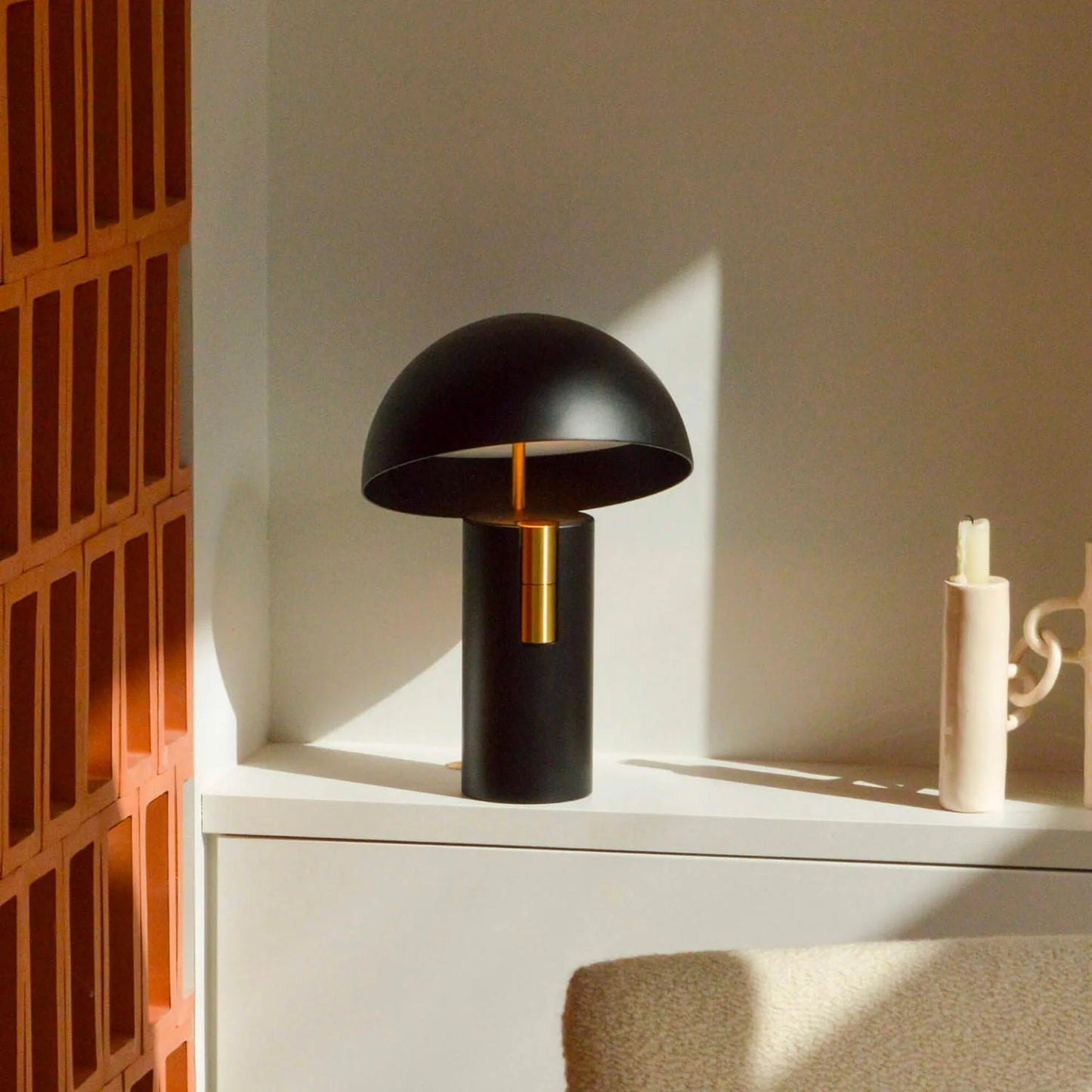 ModiLuxe - Elegante Tischlampe mit Modernem Design