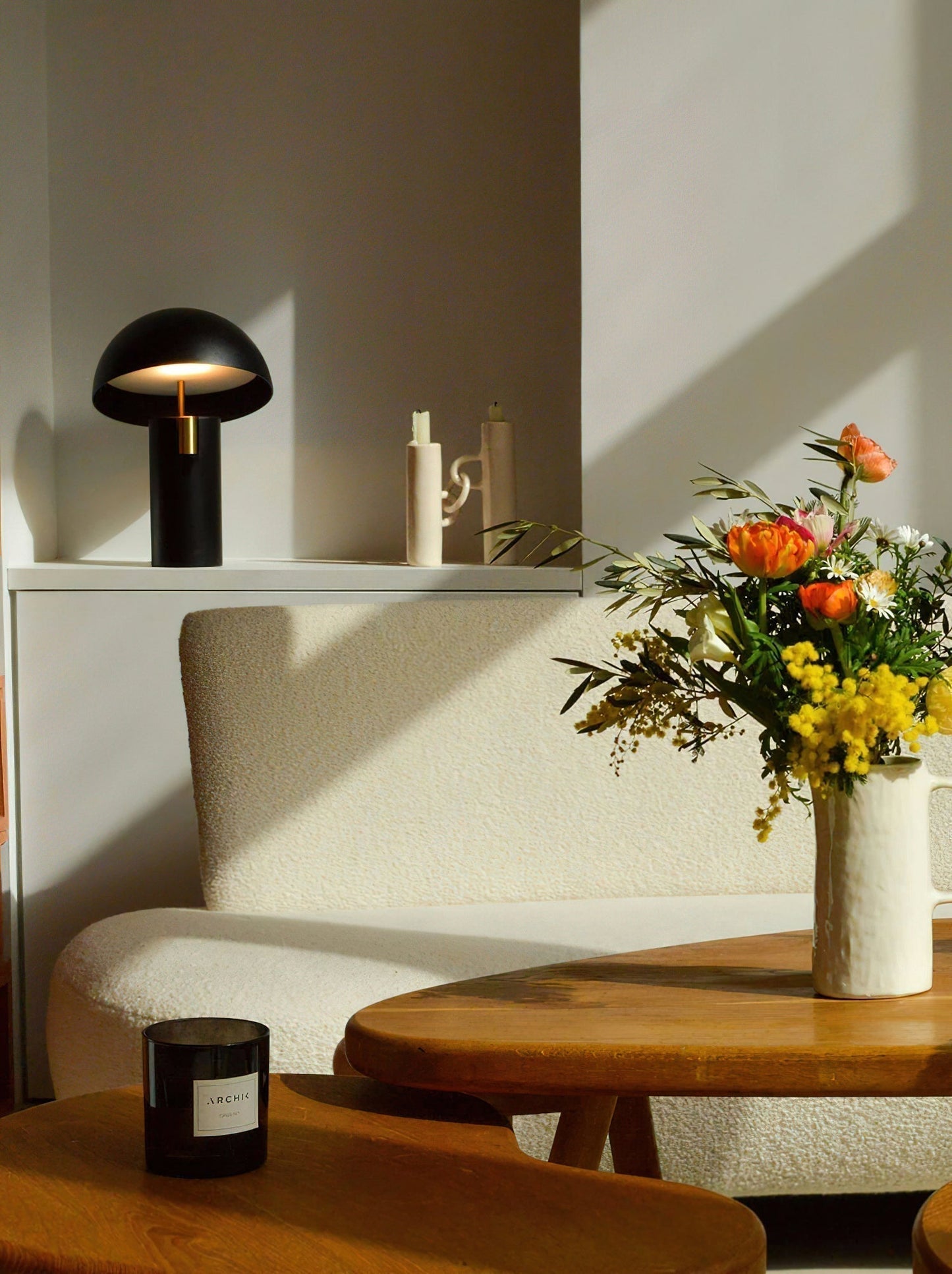 ModiLuxe - Elegante Tischlampe mit Modernem Design