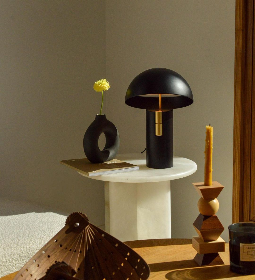 ModiLuxe - Elegante Tischlampe mit Modernem Design