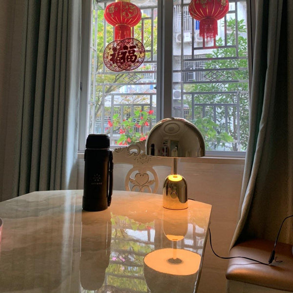 EclatantGlow - Table Lamp