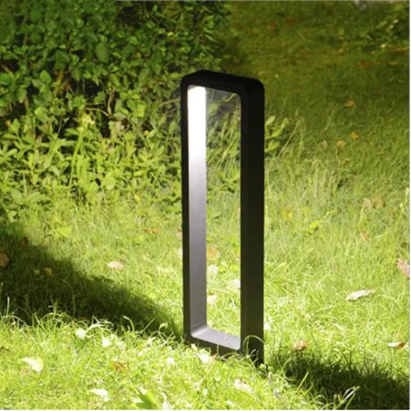 AluGlanz - Elegante Moderne Aluminium Stehlampe