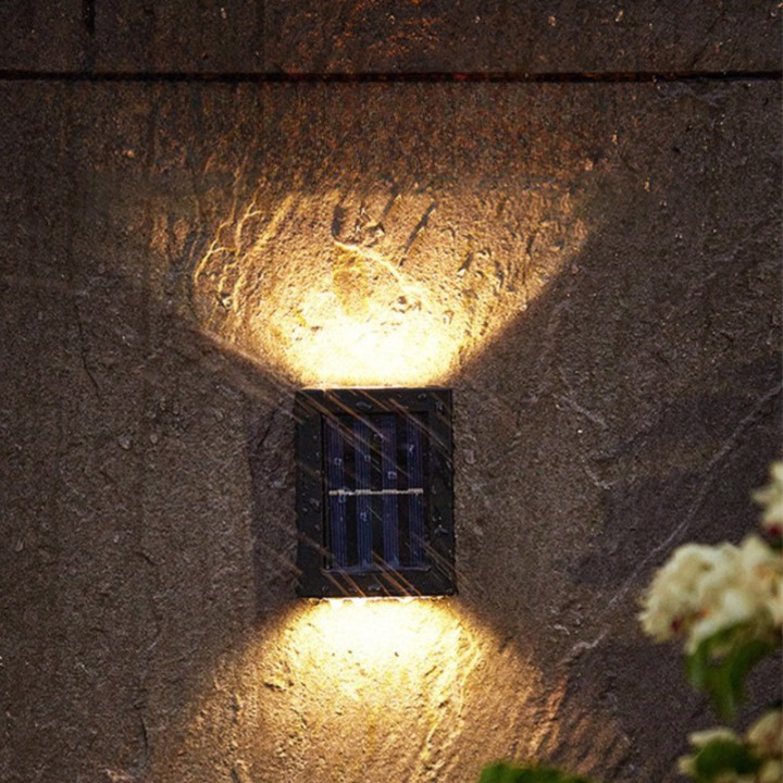 SolarGlow - Erleuchte deinen Garten für eine bezaubernde Atmosphäre!