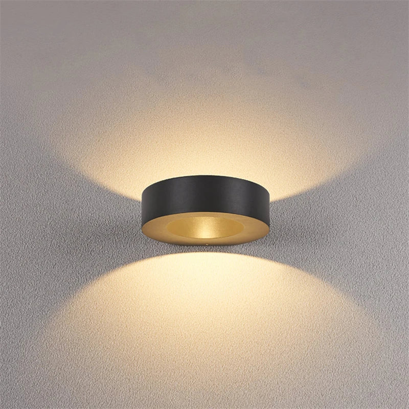 LuminaFlex - Stilvolle Außenwandlampe für eine Verzaubernde Beleuchtung