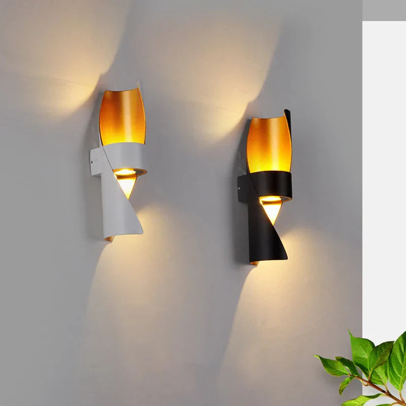 Cascadia - Verblüffende LED Außenwandlampe für einen strahlenden Außenbereich