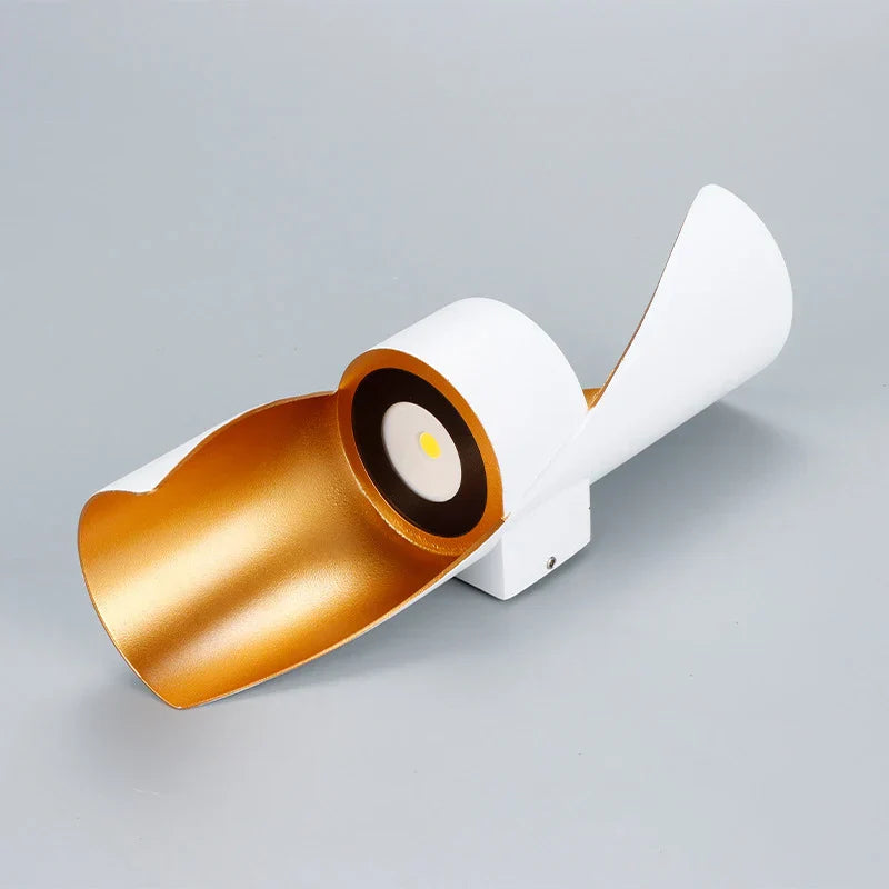 Cascadia - Verblüffende LED Außenwandlampe für einen strahlenden Außenbereich