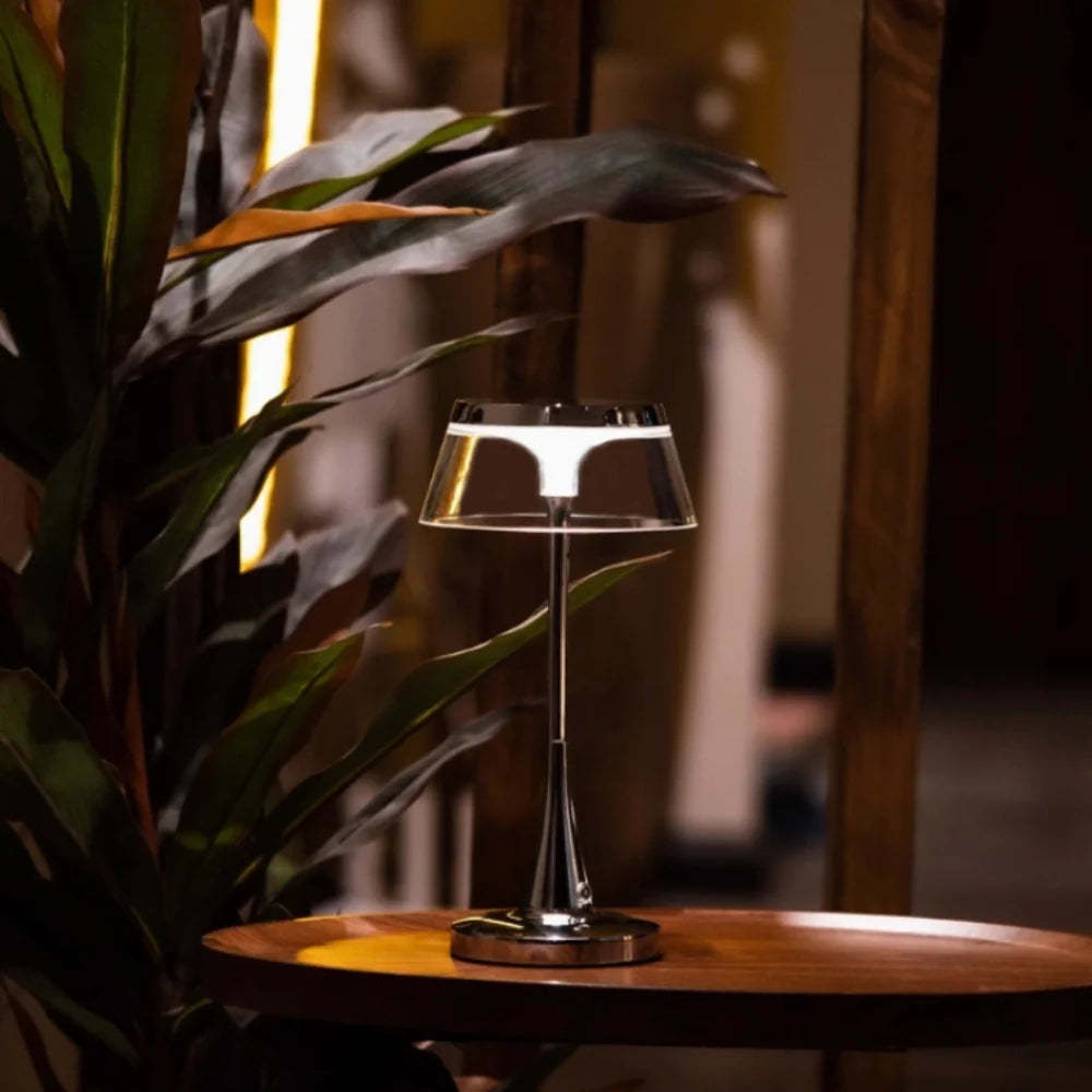 Moderne Kabellose Tischlampe mit Dimmfunktion – Acryl und Metall, 8 Stunden Akkulaufzeit, Touch-Bedienung