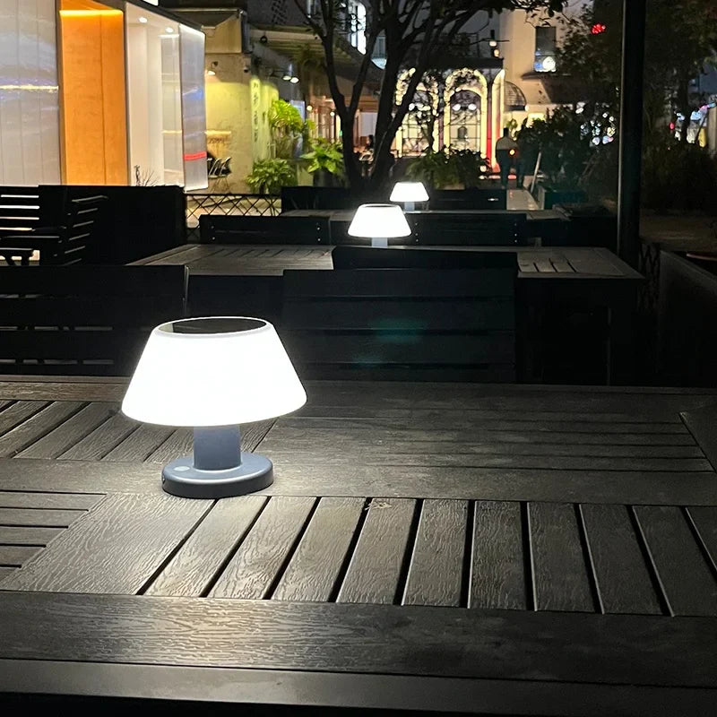 SunCharge - Drahtlose Solar-Tischlampe mit Ladefunktion