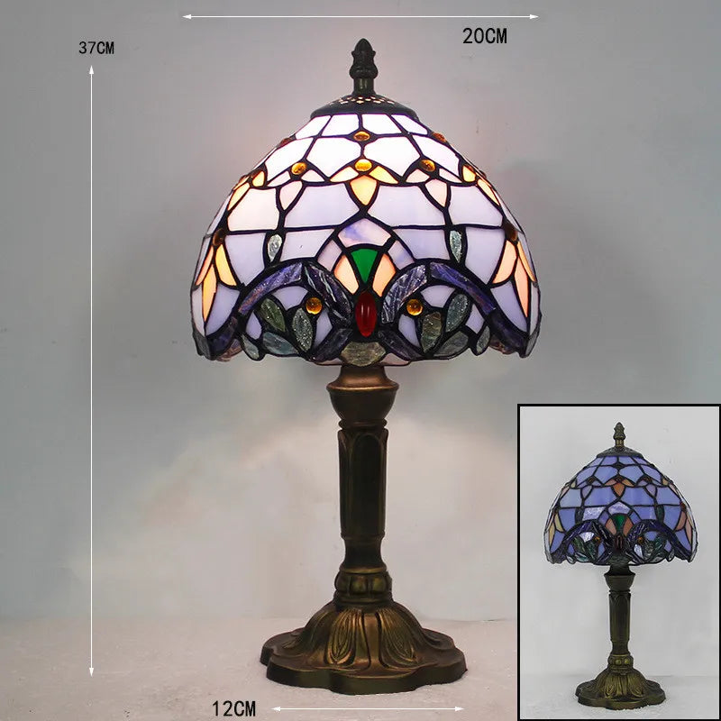 Lumineszente Eleganz - Tiffany-Style Tischlampe