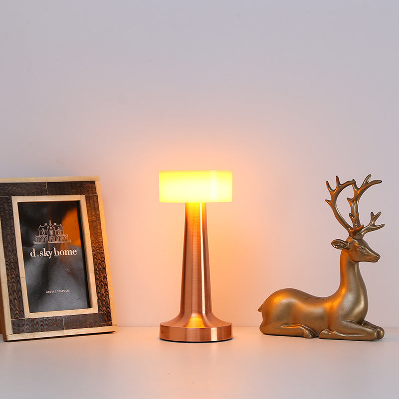 VintageLume® – Vintage Metall-Tischlampe mit LED-Beleuchtung