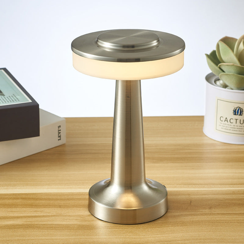 DumbbellCharge® – Kreative Hantel-Lampe mit Ladefunktion für den Esstisch
