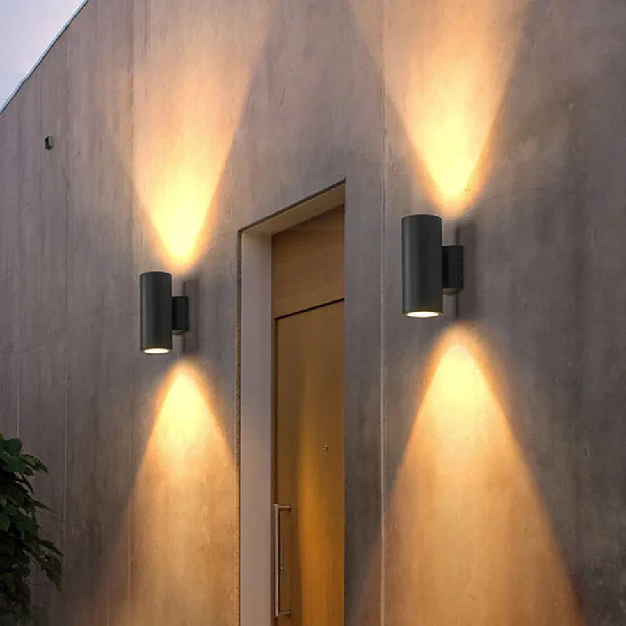 AlumiBright - Elegante Aluminium-Wandleuchte