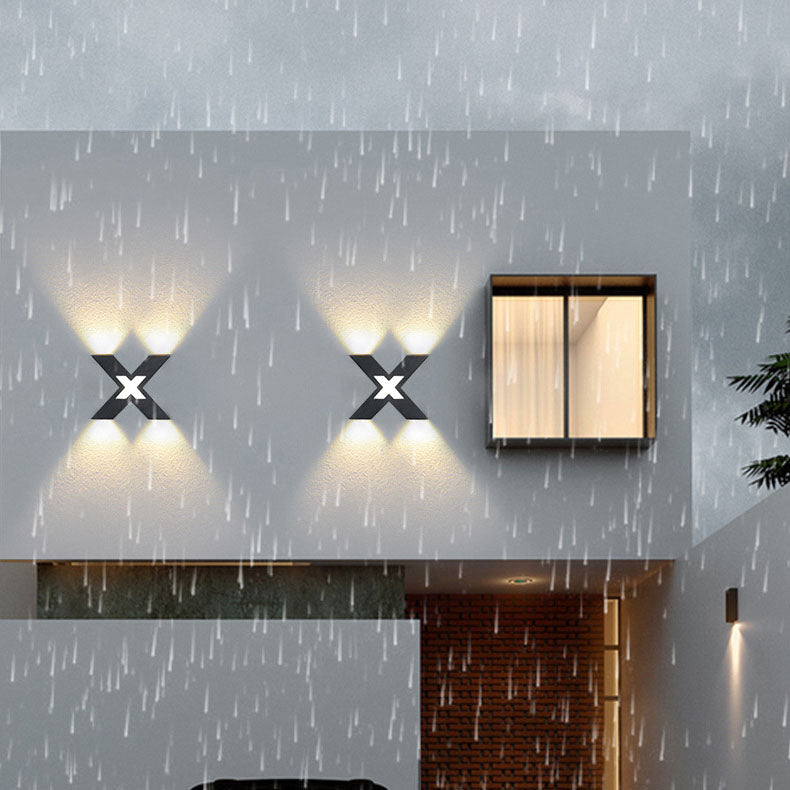 Moderne wasserdichte X-förmige LED Wandleuchte mit 4 Lichtern für den Außenbereich