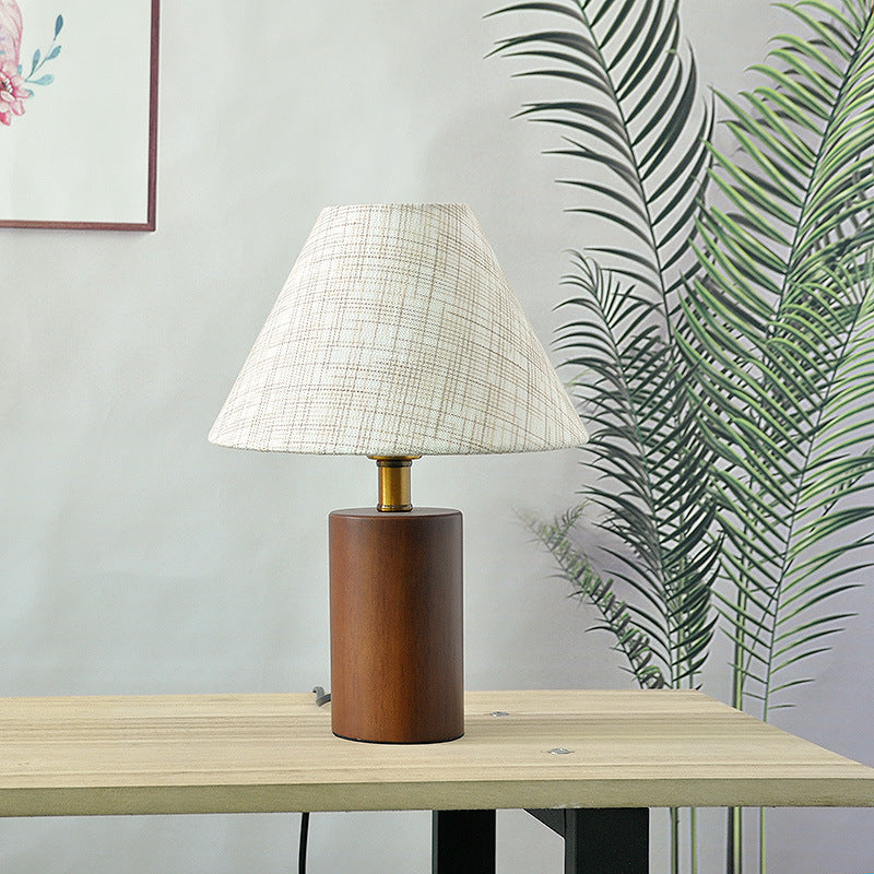 StilAura – Modische Tischlampe fürs Schlafzimmer mit Stoffschirm & Holzfuß