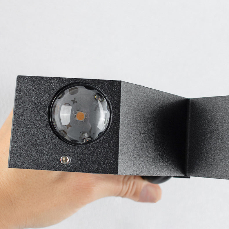 Moderne wasserdichte X-förmige LED Wandleuchte mit 4 Lichtern für den Außenbereich