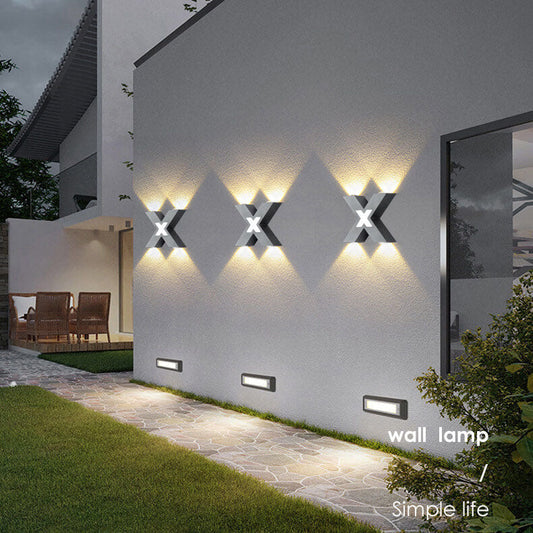 Moderne wasserdichte X-förmige LED Wandleuchte mit 4 Lichtern für den Außenbereich