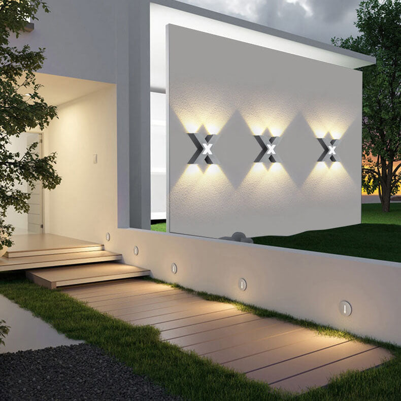 Moderne wasserdichte X-förmige LED Wandleuchte mit 4 Lichtern für den Außenbereich