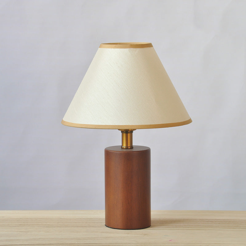 StilAura – Modische Tischlampe fürs Schlafzimmer mit Stoffschirm & Holzfuß