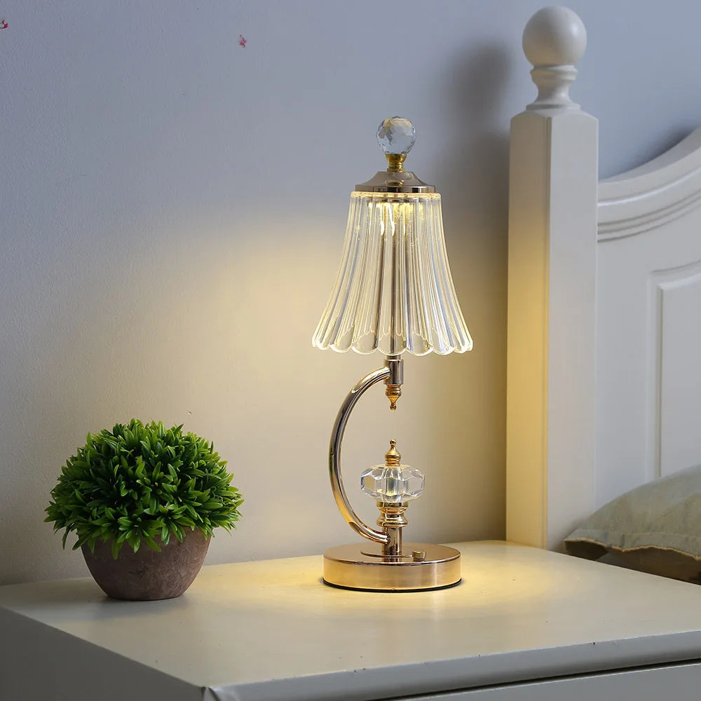 CrystalGlow – Vintage Kristall-Tischlampe