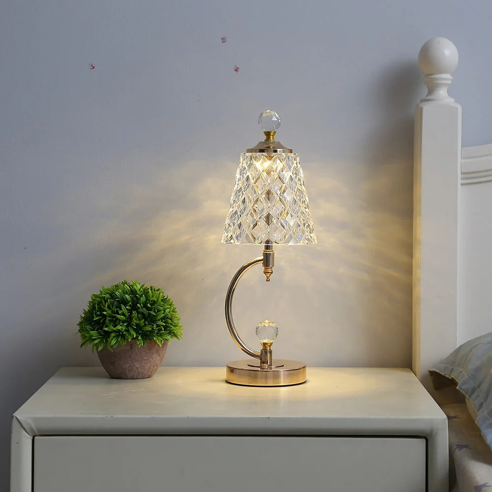CrystalGlow – Vintage Kristall-Tischlampe