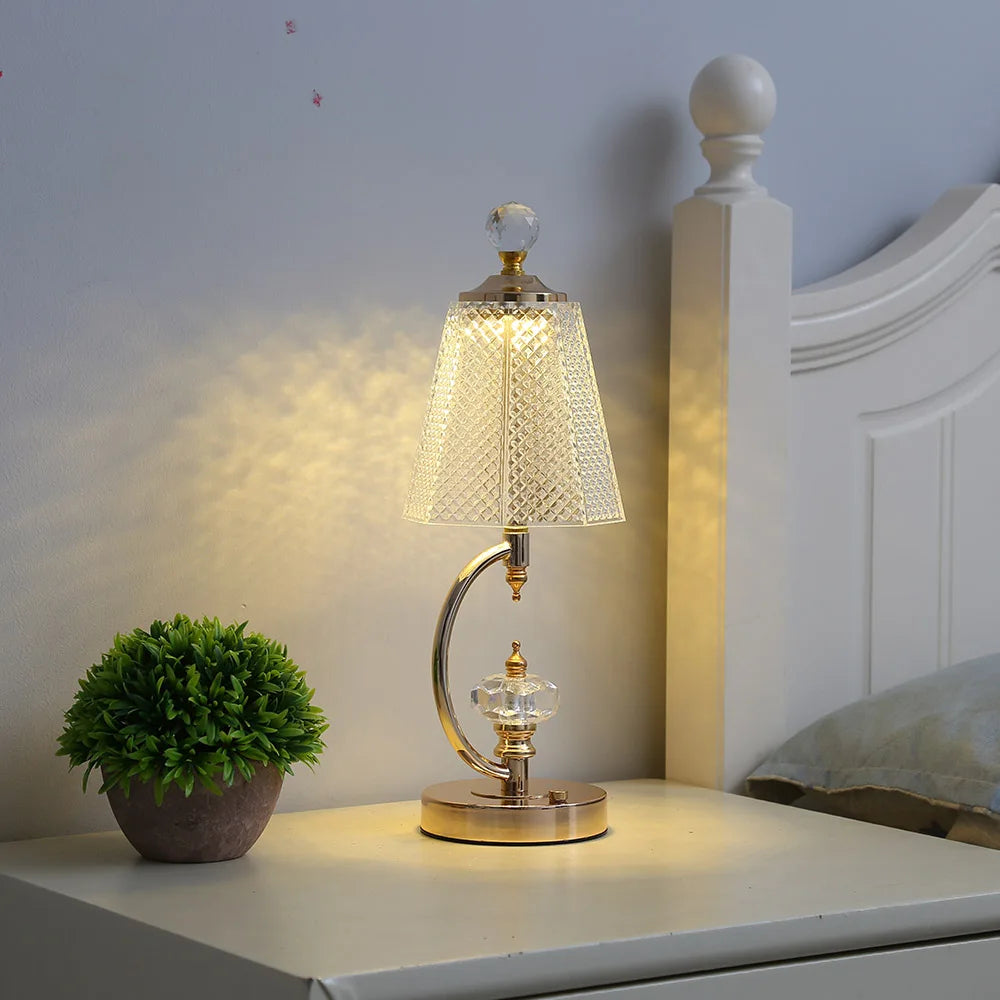 CrystalGlow – Vintage Kristall-Tischlampe