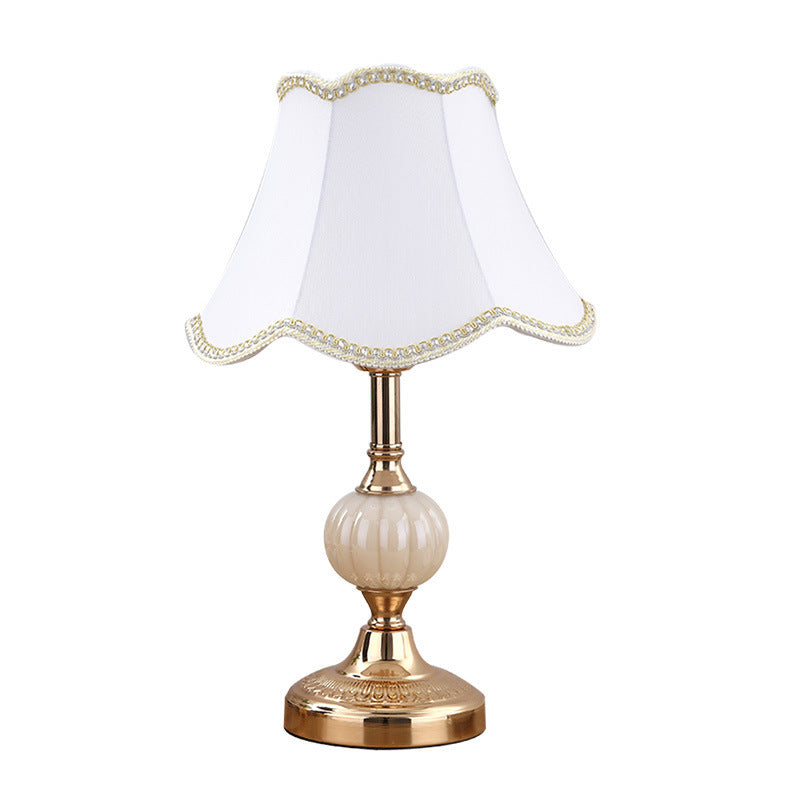 GlasLicht – Minimalistische Glas-Tischlampe für Schlafzimmer
