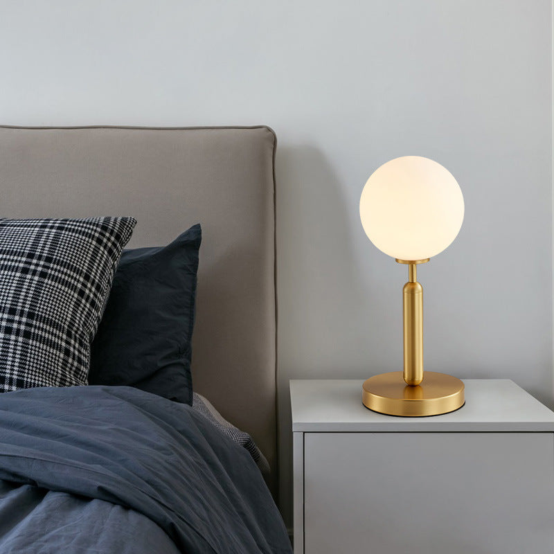 LumaSanft – Schlichte Tischlampe für Schlafzimmer & Wohnzimmer
