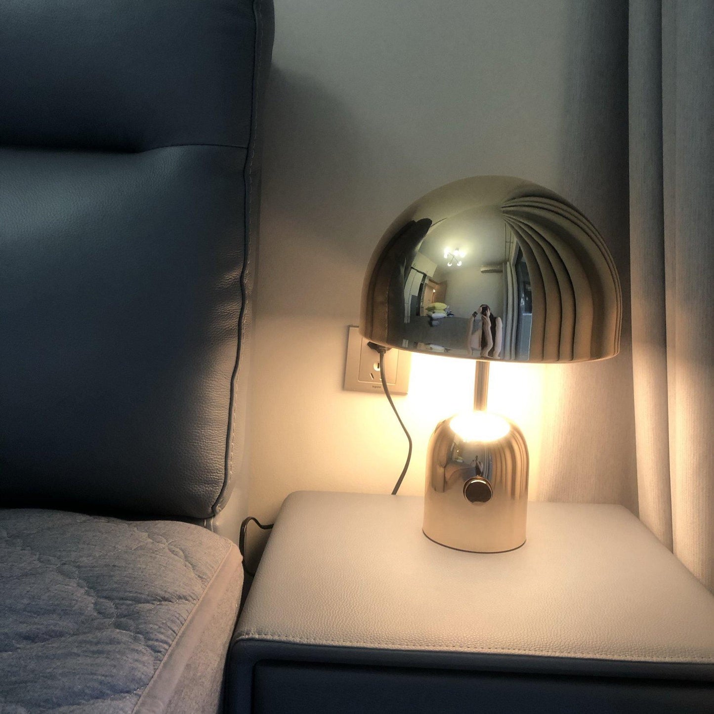 ChimeGlow - Tischlampe in Glockenform, für einen eleganten Lichtakzent