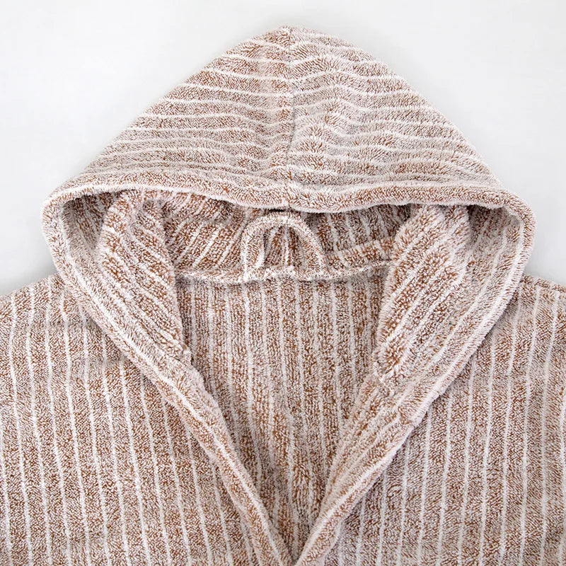 Cora – Bademantel Damen aus Korallfleece für ultimativen Komfort und Wärme