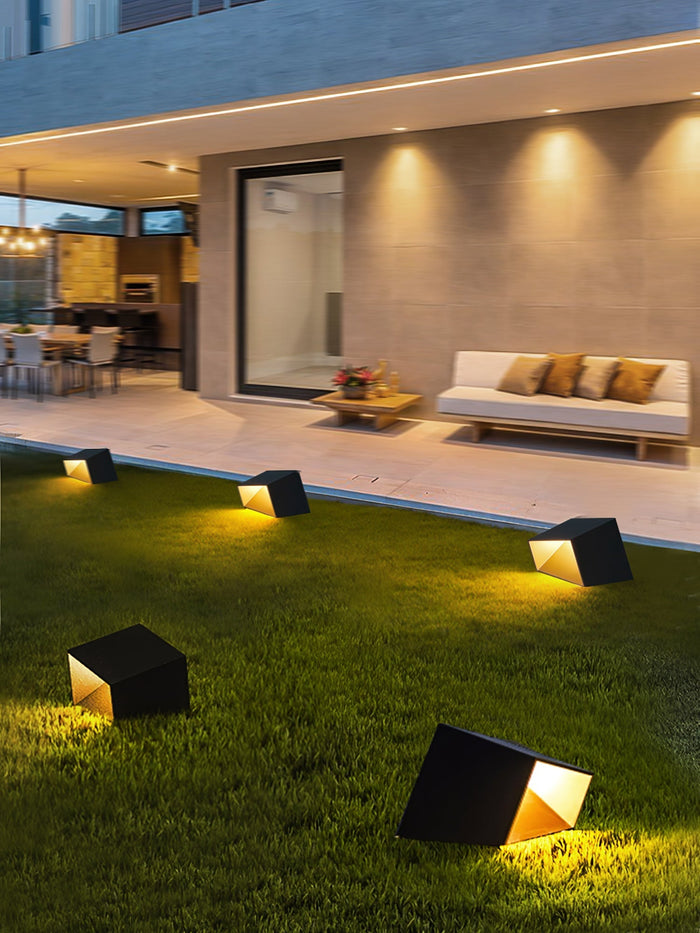 Beleuchtung im Garten - Stilvolle Cube Solar-Lampe