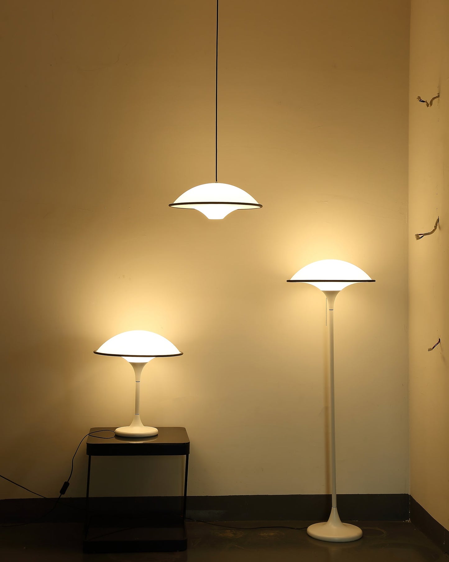 LumiFont - Elegante Tischlampe mit einzigartigem Design