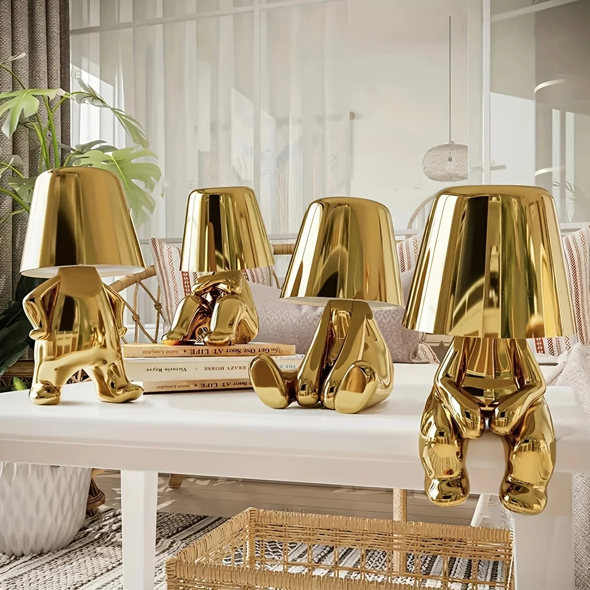 GoldenGrace - Golden Statue Tischlampe