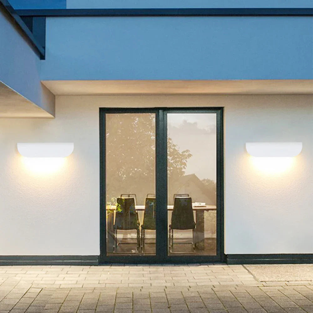 Cascadia – Waterproof Outdoor Wall Light for Stylish Lighting
