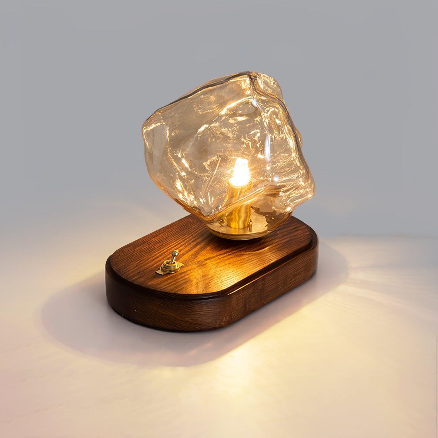FrostStone – Elegante Tischlampe