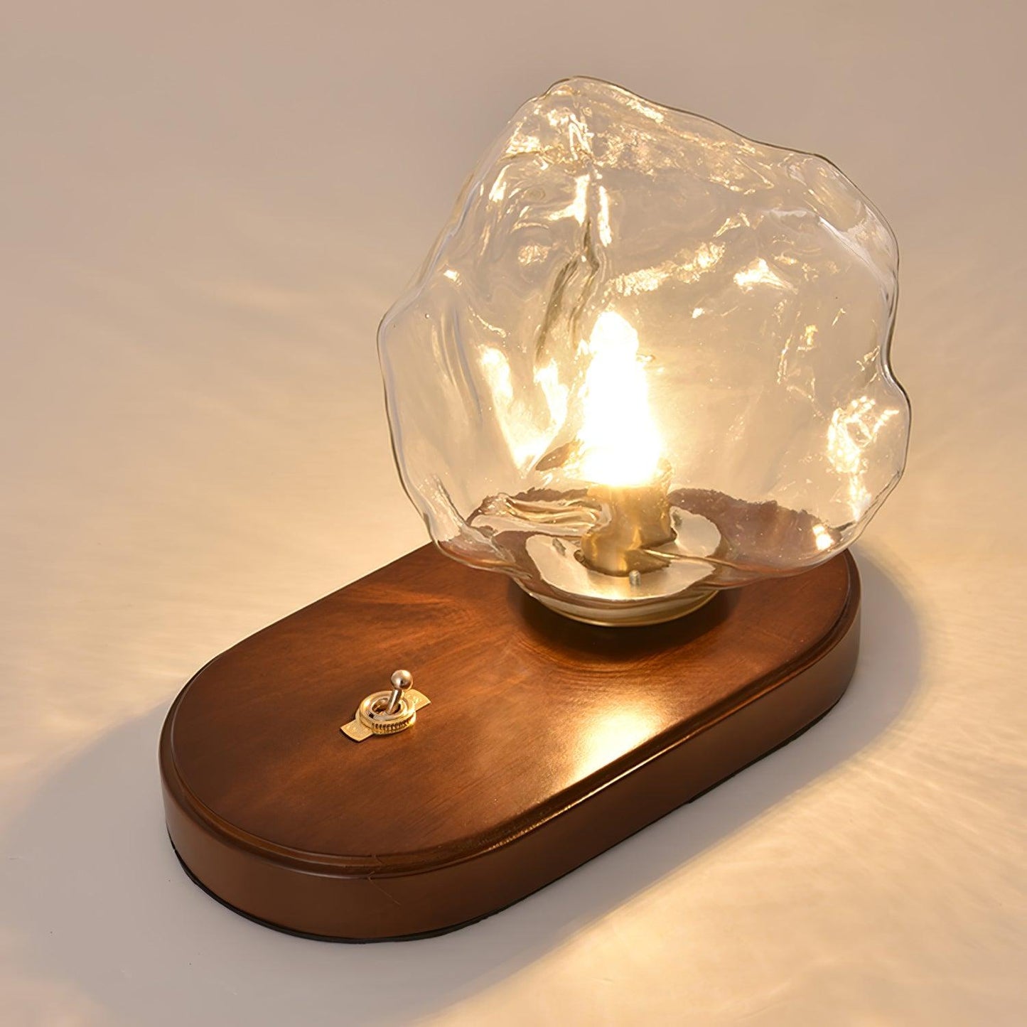 FrostStone – Elegante Tischlampe