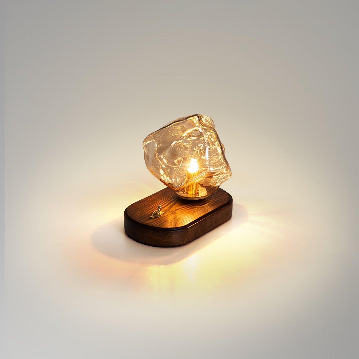 FrostStone – Elegante Tischlampe