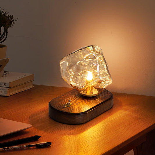 FrostStone – Elegante Tischlampe