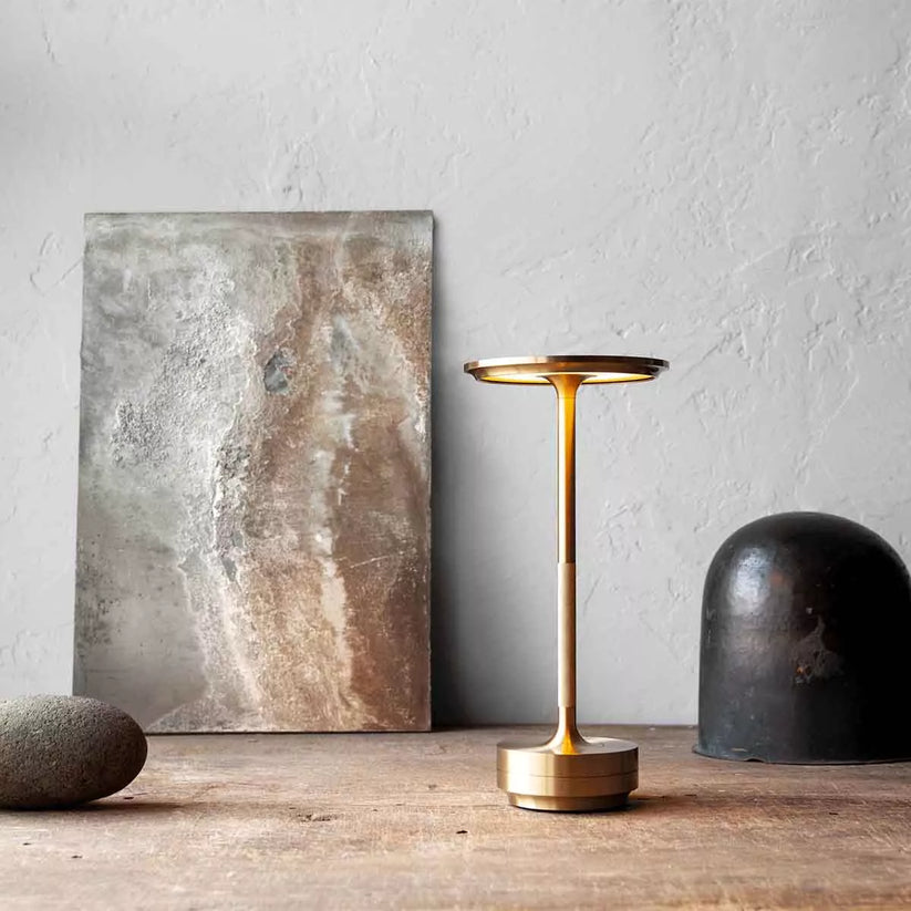 ElegantGlow - moderne Tischlampe