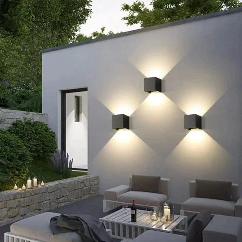 MetroLite - Elegant wall light for outdoor use with timeless design