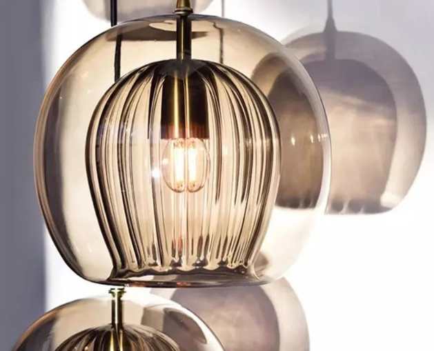 VitraGlow - Modern pendant light made of glass for dining table
