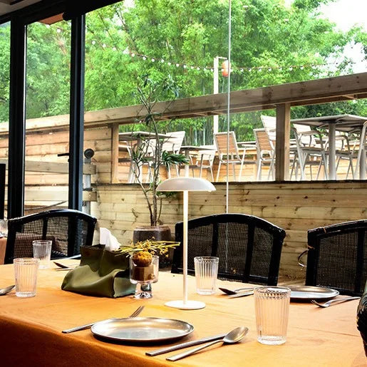 GlowDock - Modern Touch Table Lamp with Dimming Function and USB Charging Port