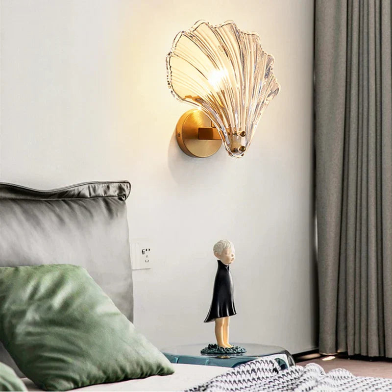 CoralGlimmer - Shell-shaped Glass Wall Lamp